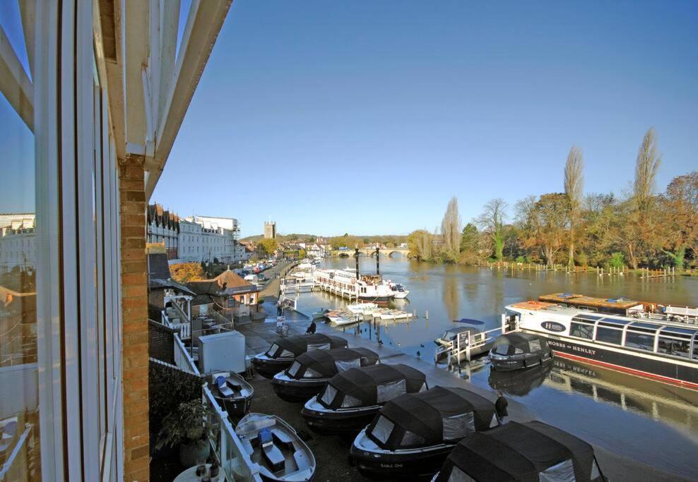 The Oars - Riverfront Holiday home *