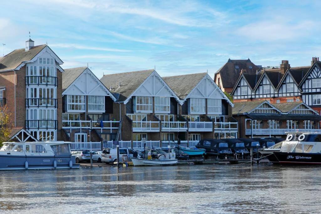 The Oars - Riverfront Henley-on-Thames